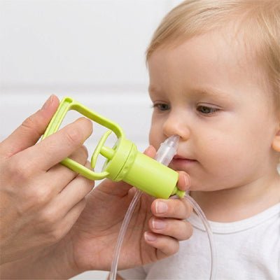 mouche bebe utilisation nez enfant main parent