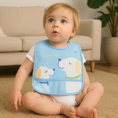 bavoir bebe enfant assis sol bleu chien