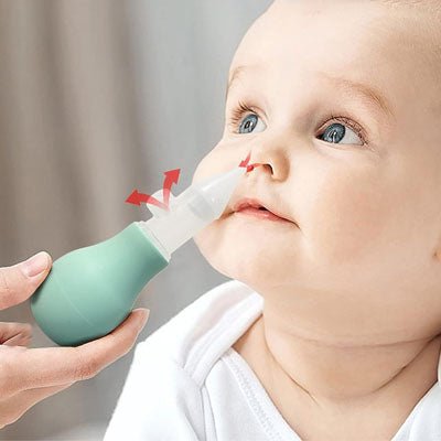 mouche bebe utilisation bebe aspiration nez gros plan