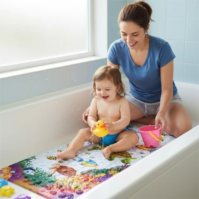 maman fille heureuses tapisde bain pour bebe motif aquatique